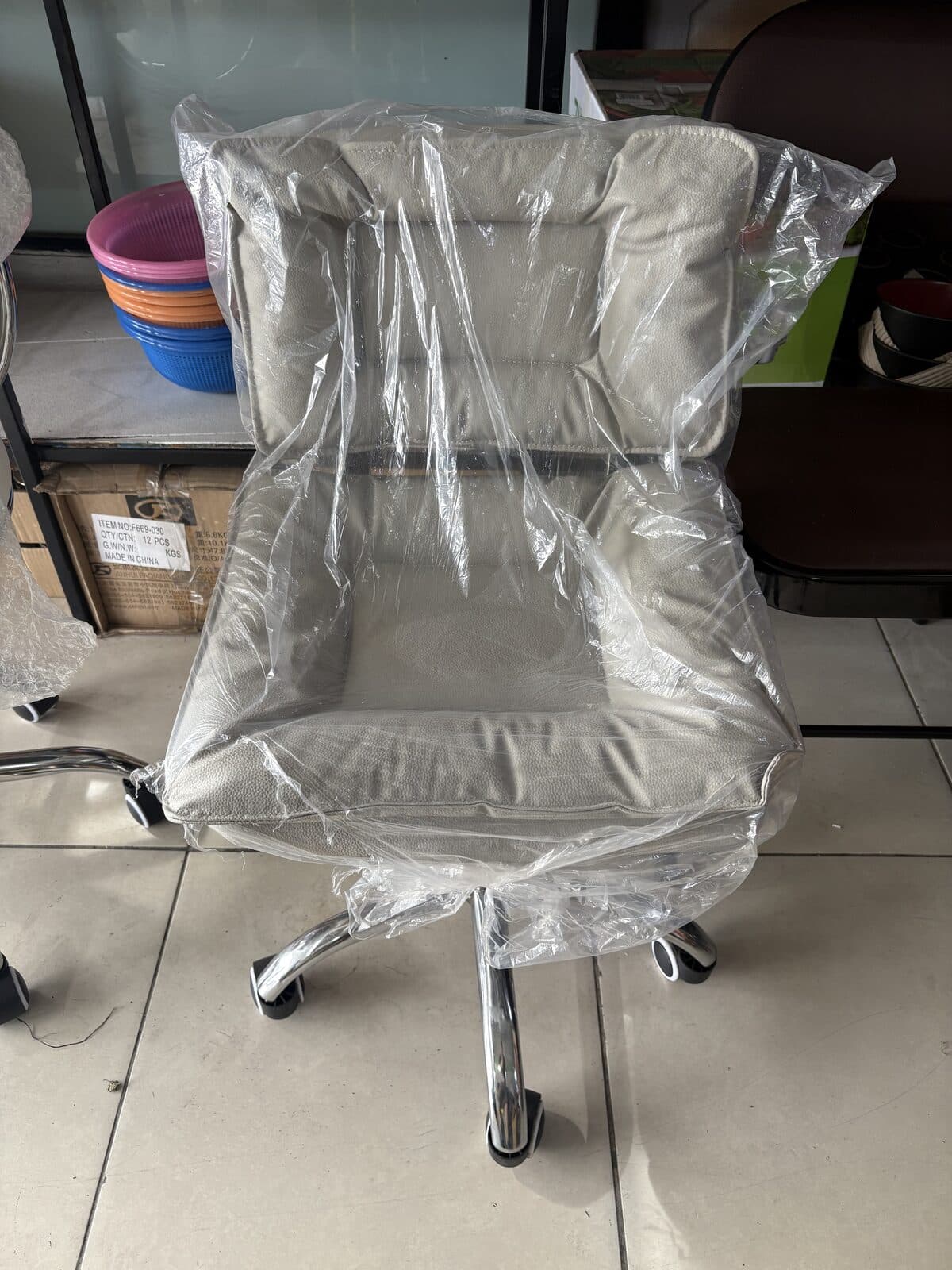 Silla de escritorio acolchada beige