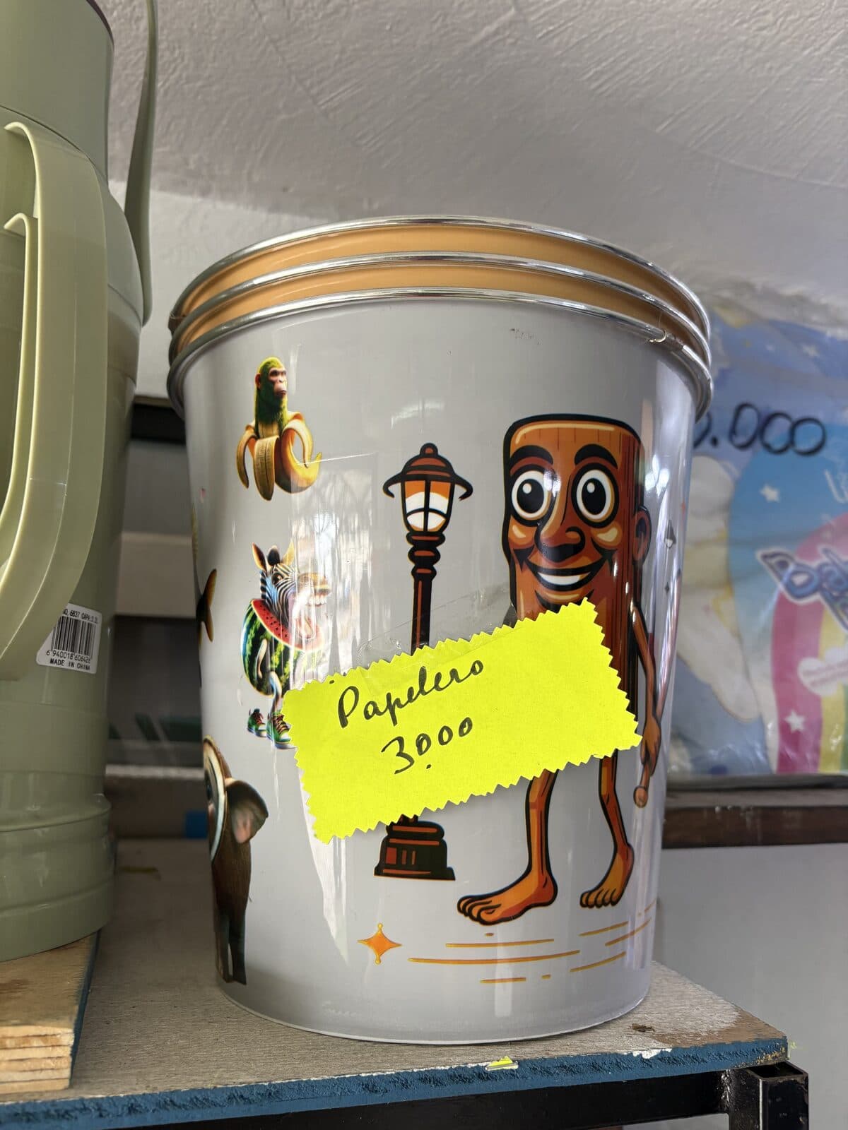 Papelero metálico con diseños