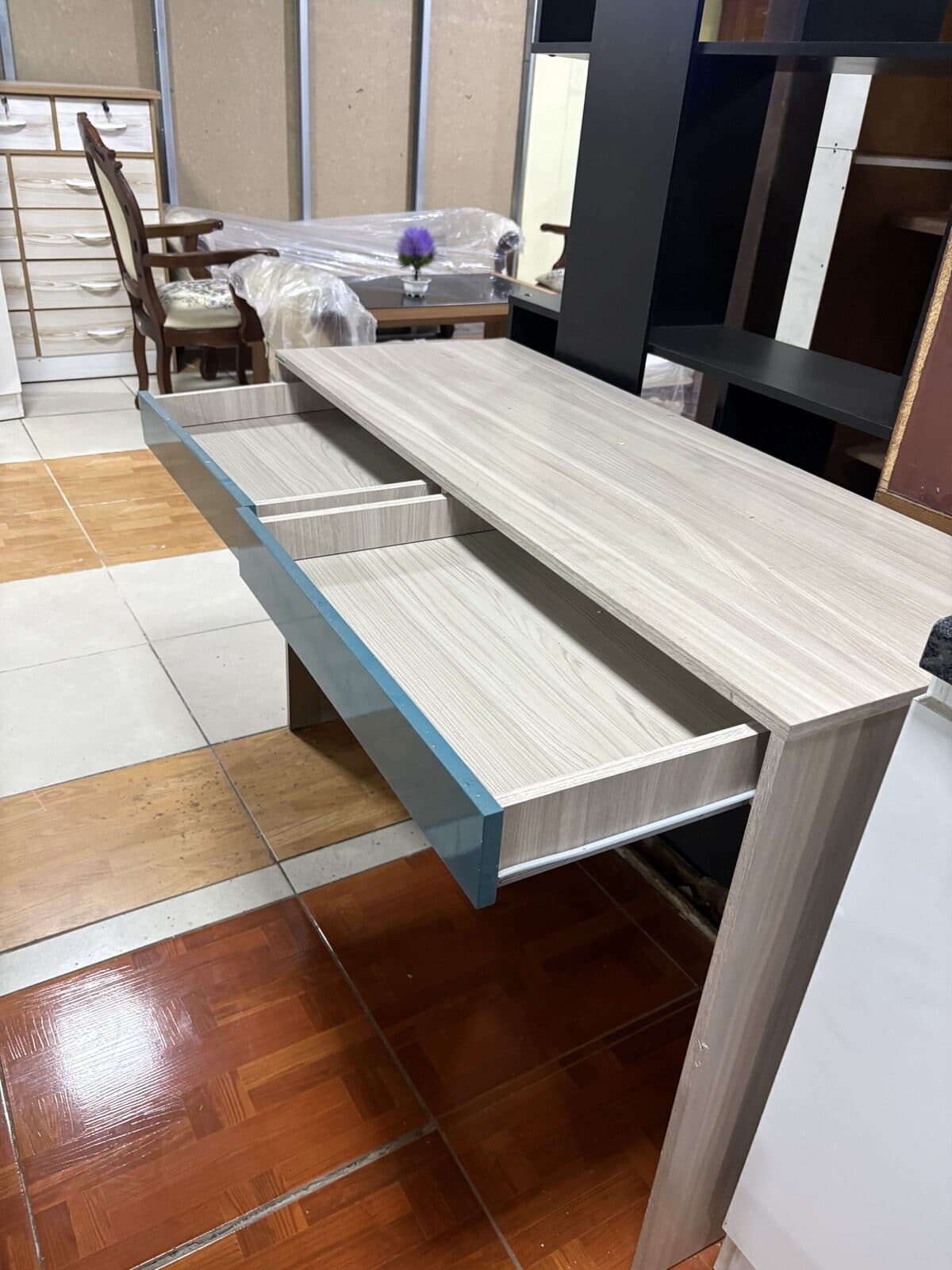 Escritorio melamina ceniza con cajón