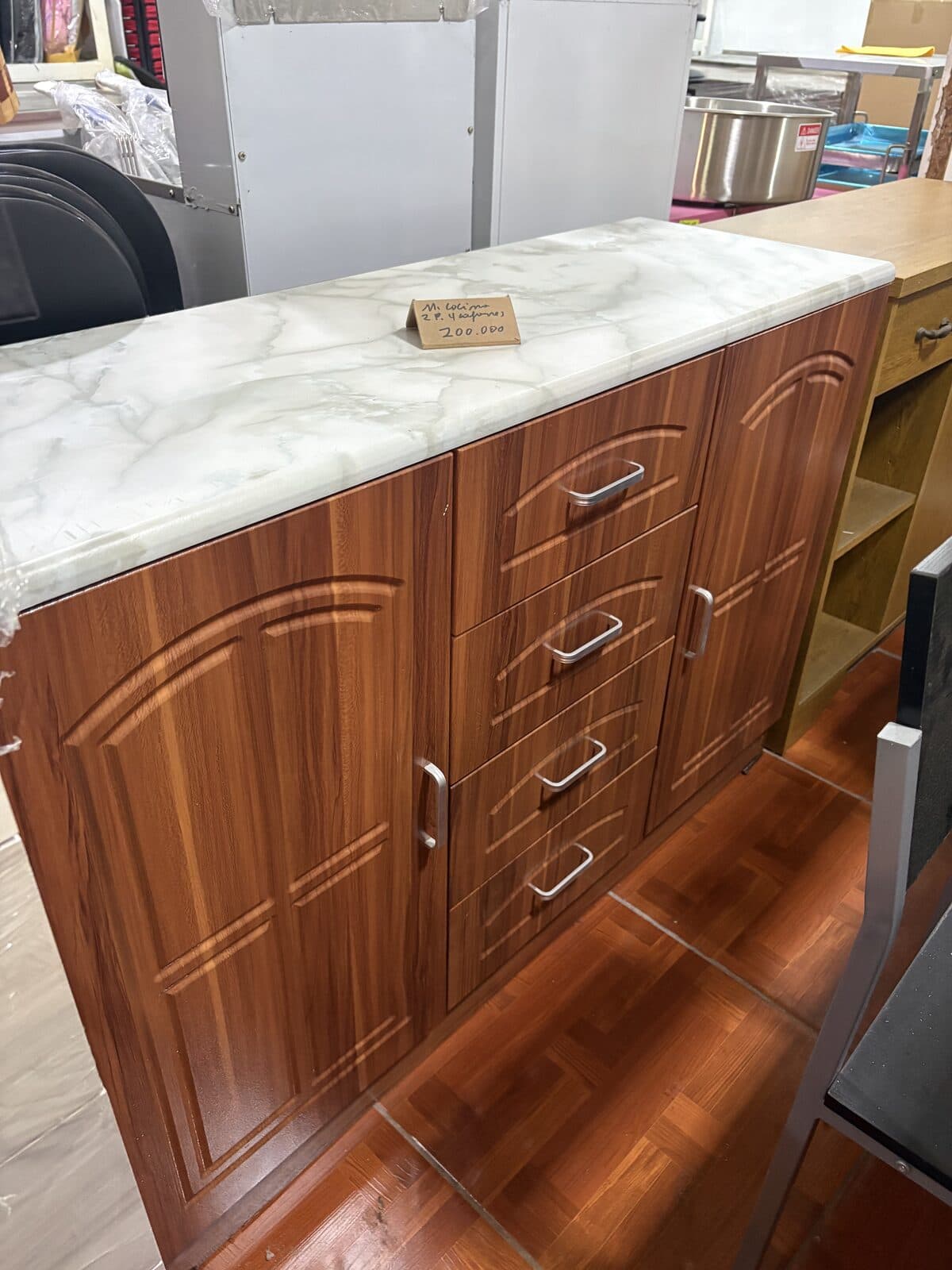 Mueble de cocina 2 puertas 4 cajones cubierta mármol