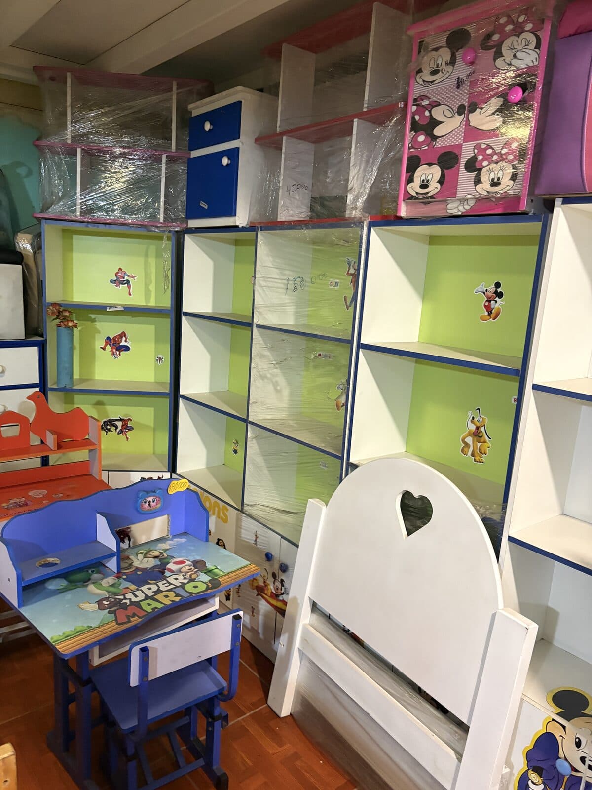 Línea de muebles infantiles de melamina