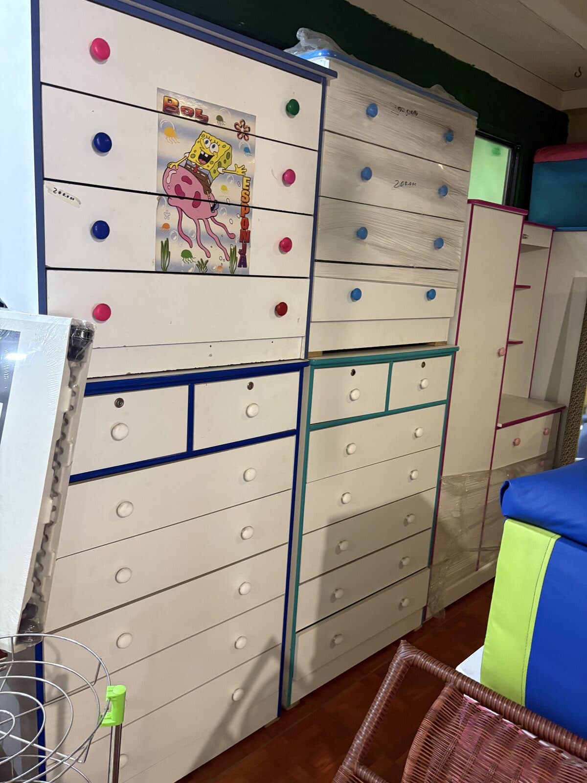 Línea de cómodas de melamina infantiles