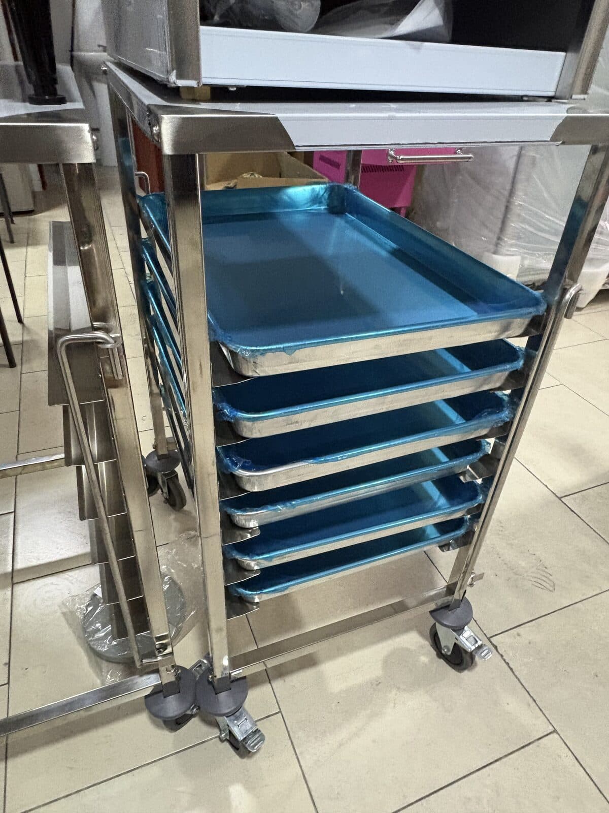 Carro porta bandejas inox con 6 bandejas